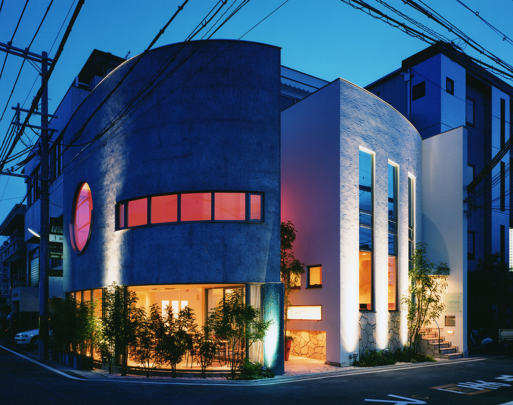 林ビル　カフェダイニング一屯