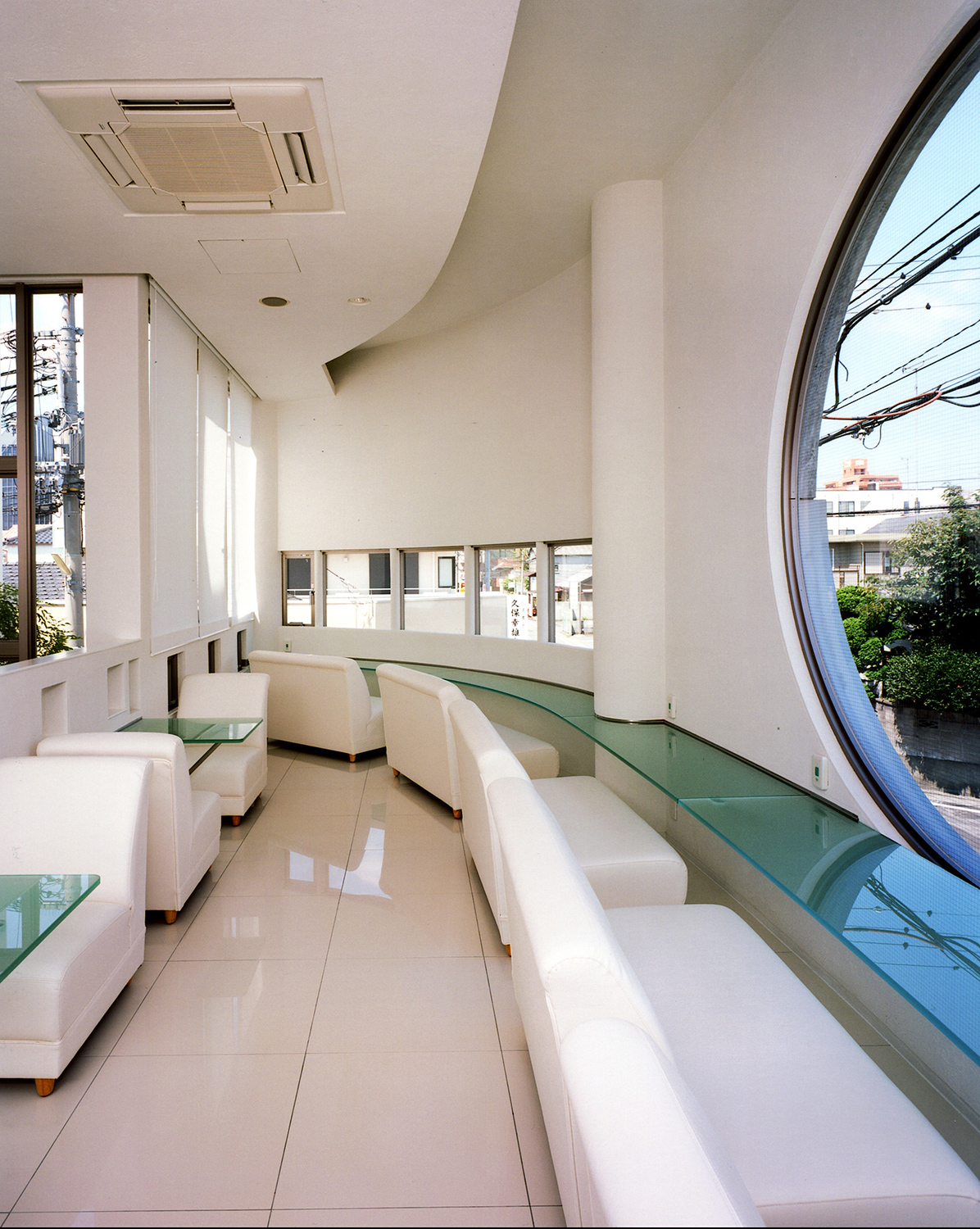 林ビル　カフェダイニング一屯